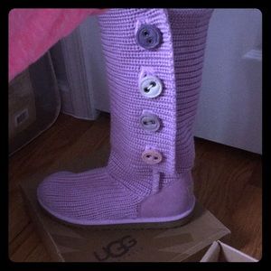 Selling classic cardy boot in pink💕
